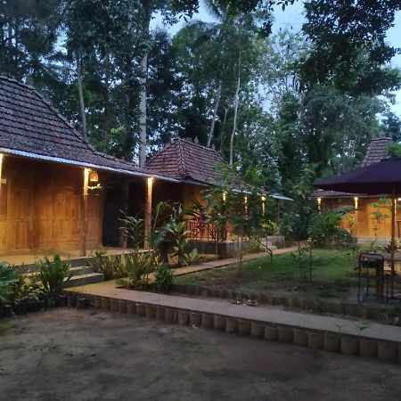 Omah Kayu Jagalan Hotel มาเกอลัง ภายนอก รูปภาพ